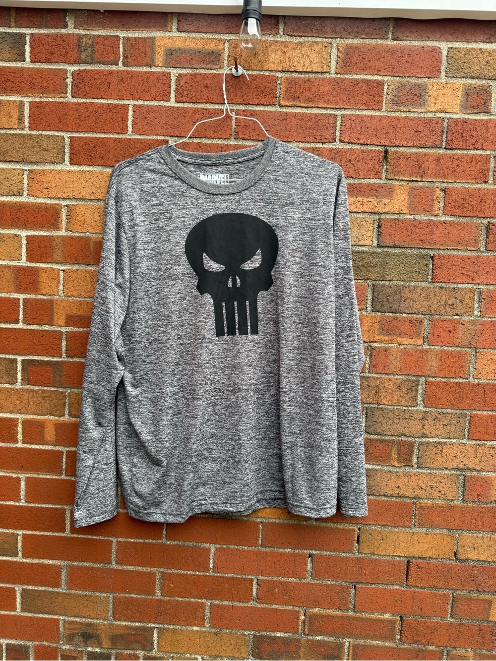 Marvel Punisher Skull Long Sleeve Performance Shirt Gray Men’s Large LG 42-44